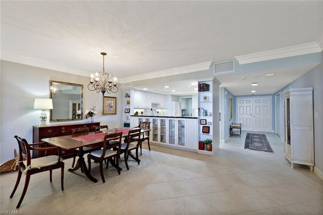 6075 Pelican Bay BLVD 1101, Naples, FL 34108