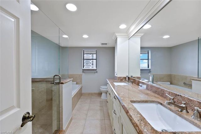 6075 Pelican Bay BLVD 1101, Naples, FL 34108