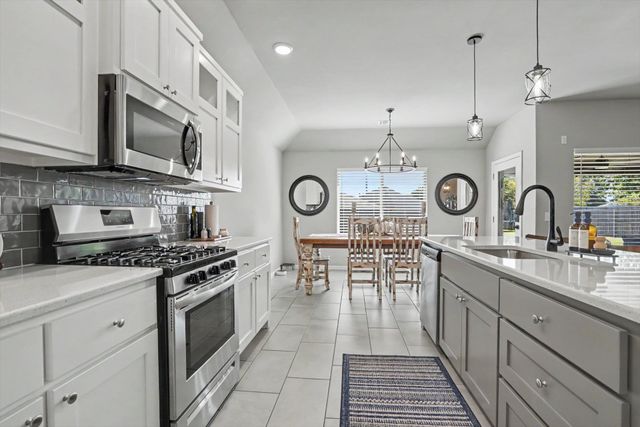 750 E 139th Place, Glenpool, OK 74033