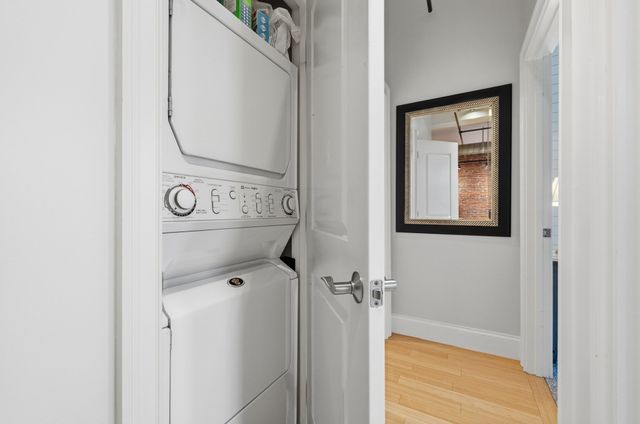 61 Market St 3A, Lowell, MA 01852
