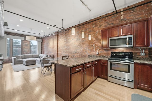 61 Market St 3A, Lowell, MA 01852