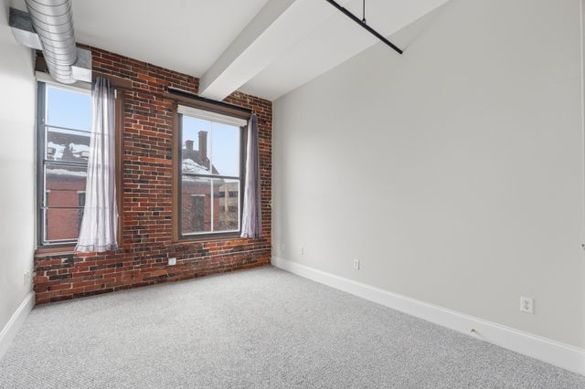 61 Market St 3A, Lowell, MA 01852