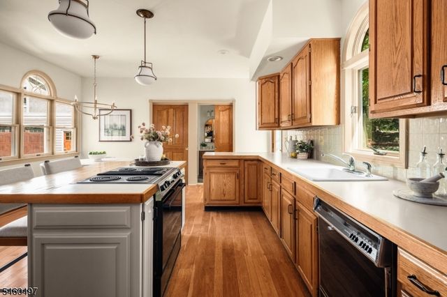 34 Sunnyslope Ave, Long Hill Twp., NJ 07946
