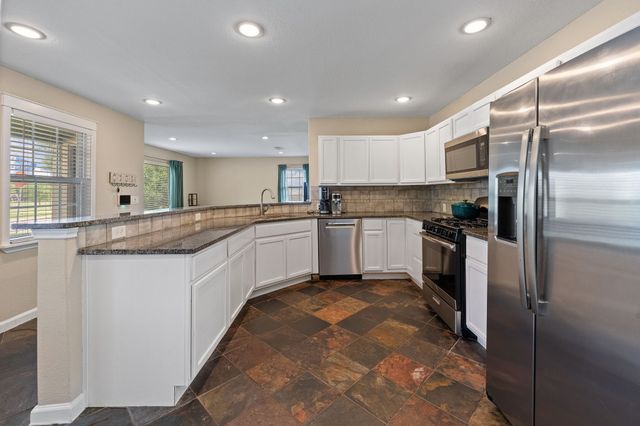 5328 Caroldean Street, Haltom City, TX 76117