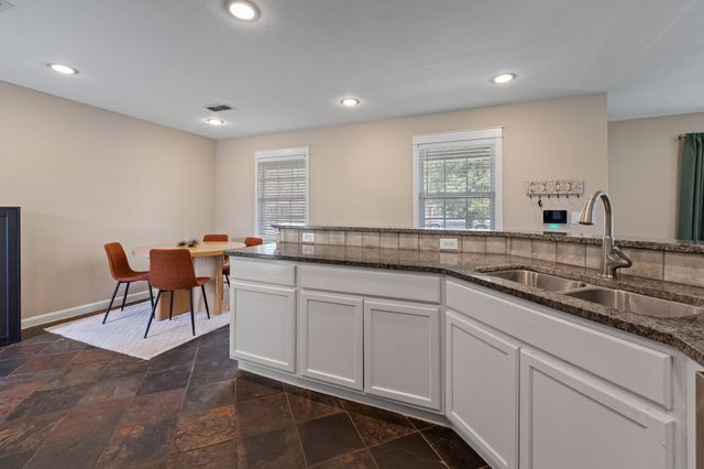 5328 Caroldean Street, Haltom City, TX 76117