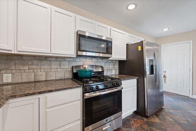 5328 Caroldean Street, Haltom City, TX 76117