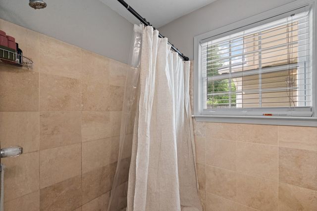 5328 Caroldean Street, Haltom City, TX 76117