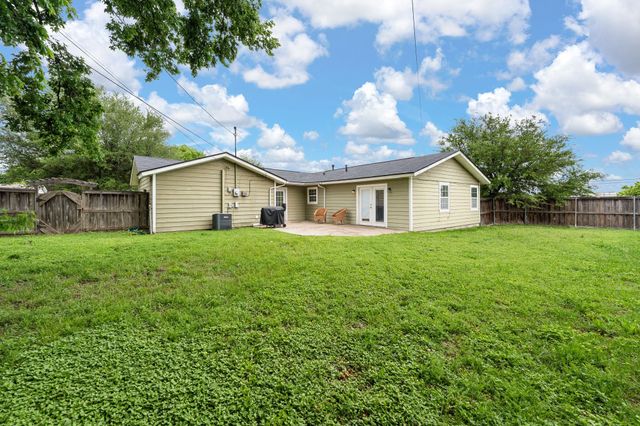 5328 Caroldean Street, Haltom City, TX 76117