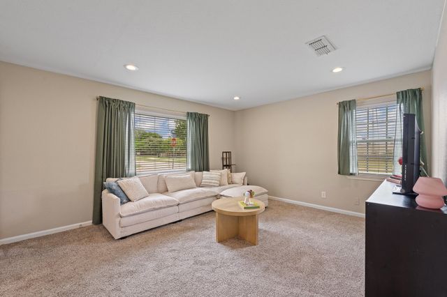 5328 Caroldean Street, Haltom City, TX 76117