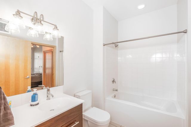 1211 Lagoon Avenue 305, Minneapolis, MN 55408