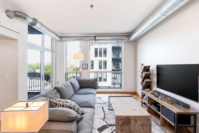 1211 Lagoon Avenue 305, Minneapolis, MN 55408