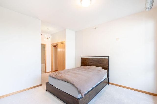 1211 Lagoon Avenue 305, Minneapolis, MN 55408