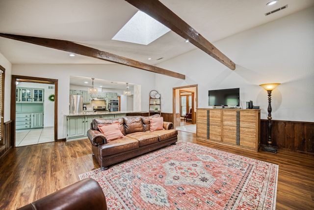 328 Shadowwood Trail, Ovilla, TX 75154