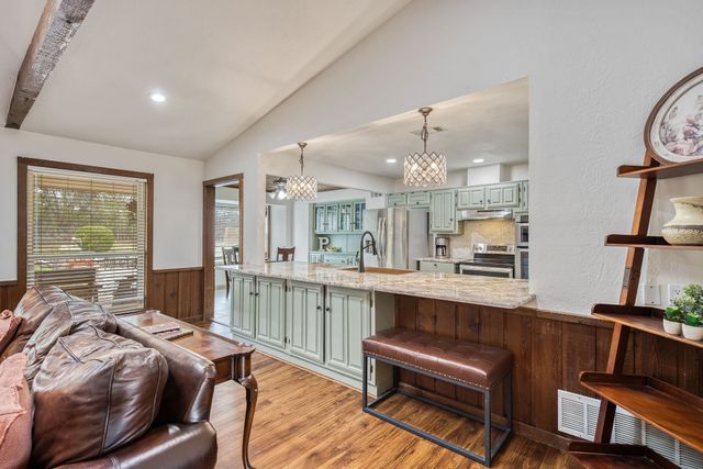 328 Shadowwood Trail, Ovilla, TX 75154