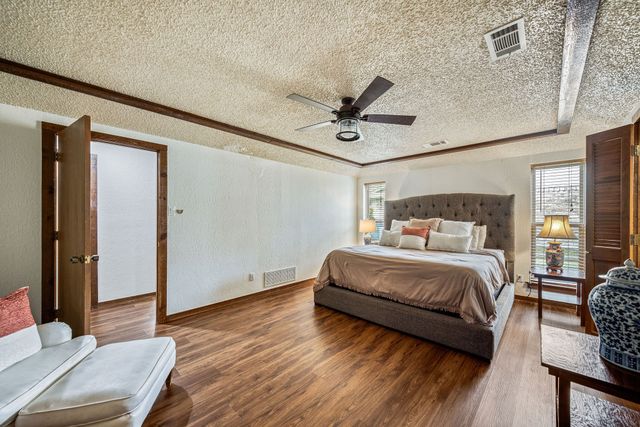 328 Shadowwood Trail, Ovilla, TX 75154