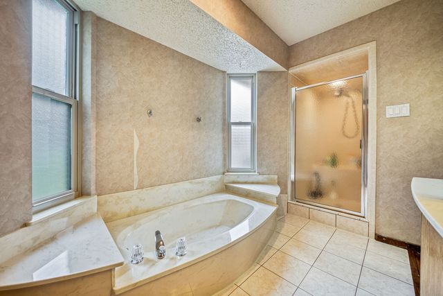 328 Shadowwood Trail, Ovilla, TX 75154