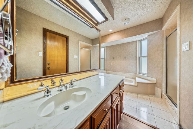 328 Shadowwood Trail, Ovilla, TX 75154