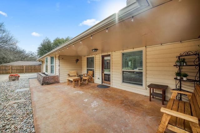 328 Shadowwood Trail, Ovilla, TX 75154