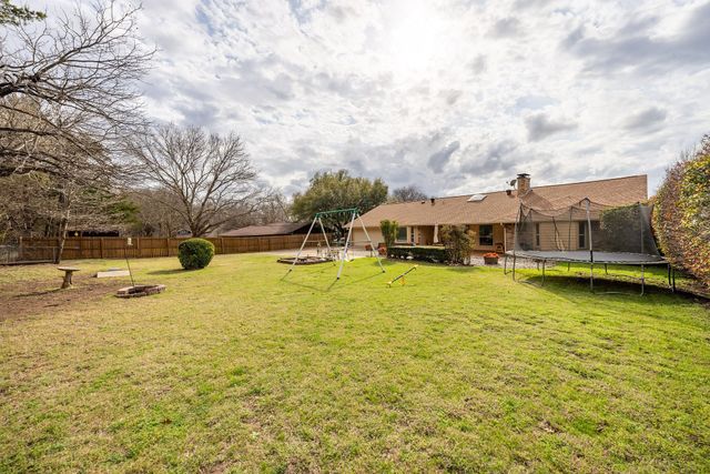 328 Shadowwood Trail, Ovilla, TX 75154