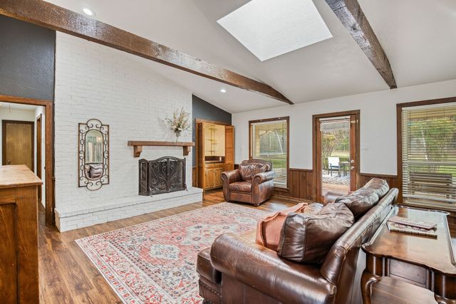 328 Shadowwood Trail, Ovilla, TX 75154