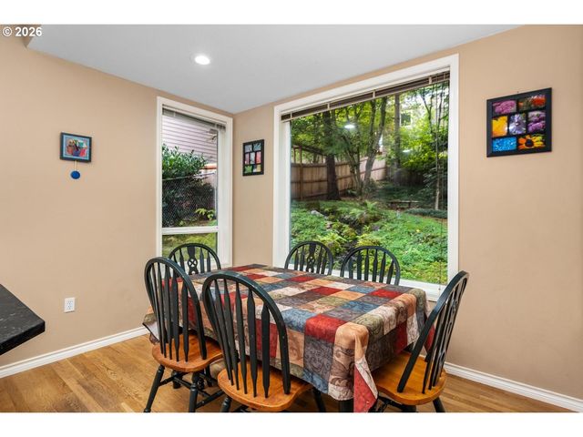 3220 Sw LURADEL St, Portland, OR 97219