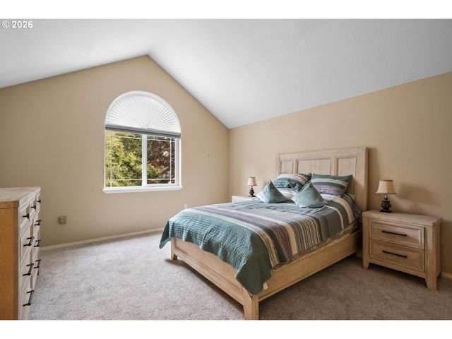 3220 Sw LURADEL St, Portland, OR 97219