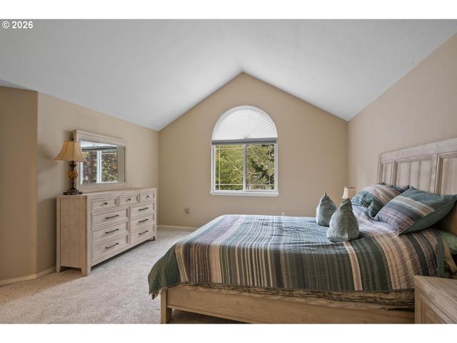 3220 Sw LURADEL St, Portland, OR 97219