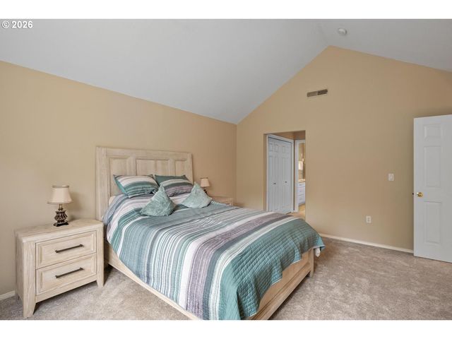3220 Sw LURADEL St, Portland, OR 97219