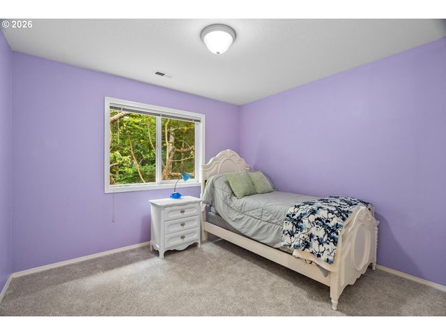 3220 Sw LURADEL St, Portland, OR 97219