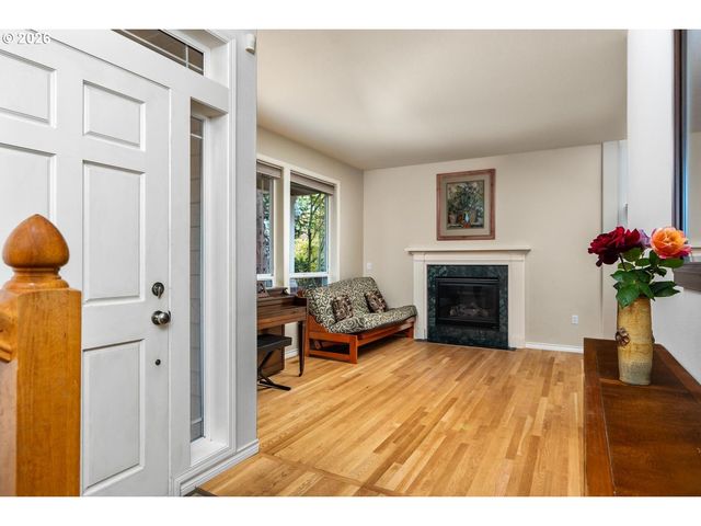 3220 Sw LURADEL St, Portland, OR 97219
