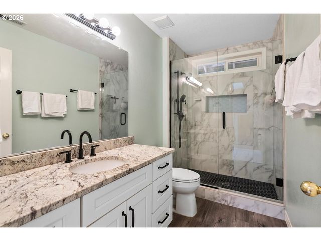 3220 Sw LURADEL St, Portland, OR 97219
