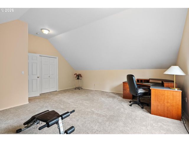 3220 Sw LURADEL St, Portland, OR 97219
