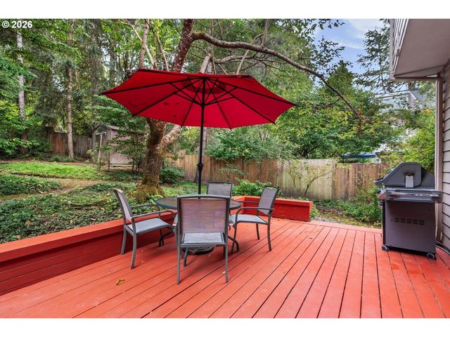 3220 Sw LURADEL St, Portland, OR 97219