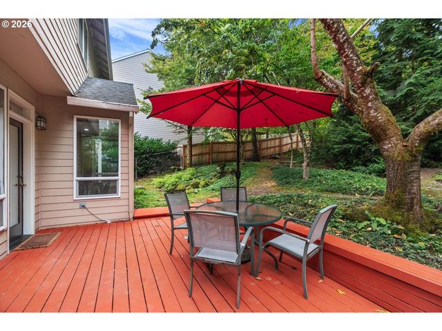 3220 Sw LURADEL St, Portland, OR 97219