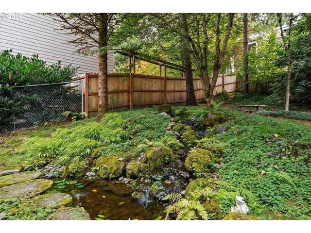 3220 Sw LURADEL St, Portland, OR 97219