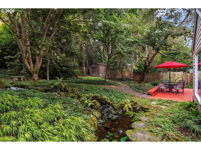 3220 Sw LURADEL St, Portland, OR 97219