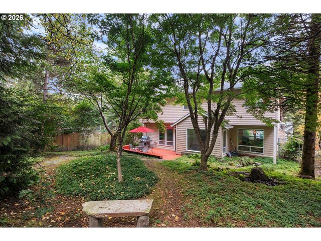 3220 Sw LURADEL St, Portland, OR 97219