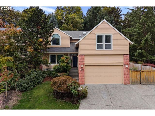 3220 Sw LURADEL St, Portland, OR 97219