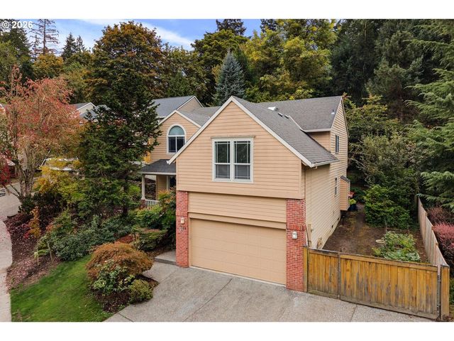 3220 Sw LURADEL St, Portland, OR 97219