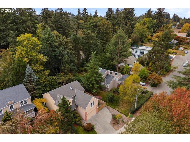3220 Sw LURADEL St, Portland, OR 97219
