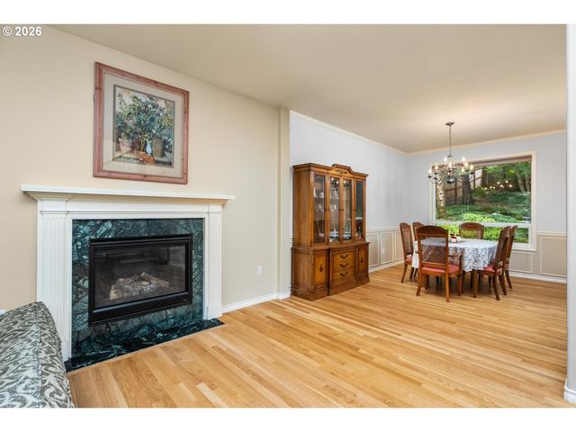 3220 Sw LURADEL St, Portland, OR 97219