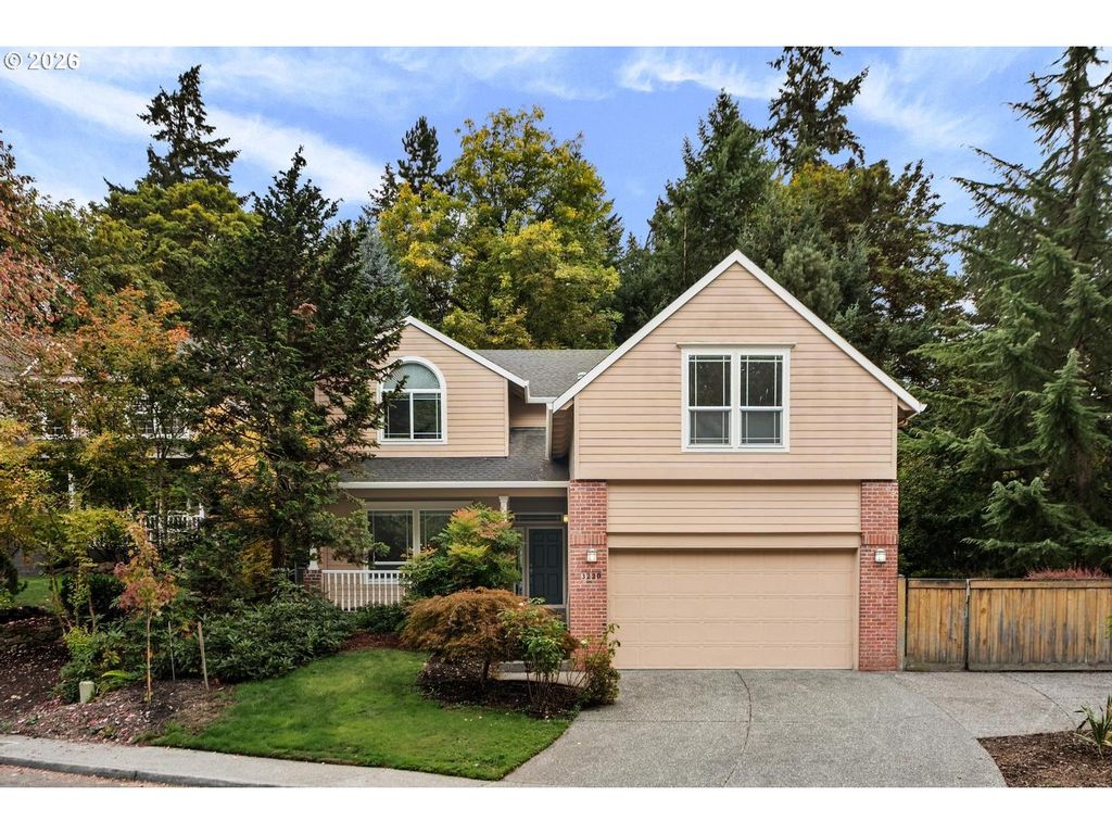 3220 Sw LURADEL St, Portland, OR 97219