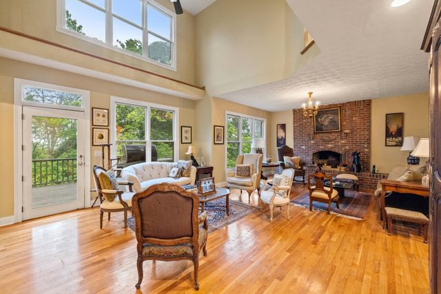 2309 Oregon Road, Versailles, KY 40383