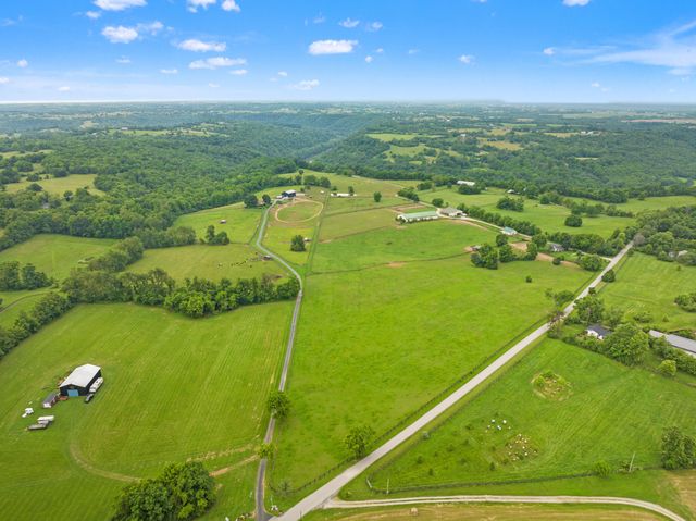 2309 Oregon Road, Versailles, KY 40383