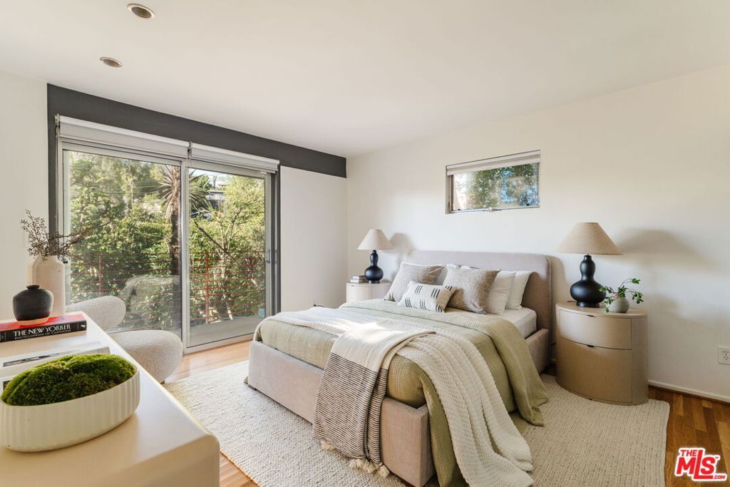 Image 26 of property listing at 3688 Buena Park Drive, Studio City, CA 91604