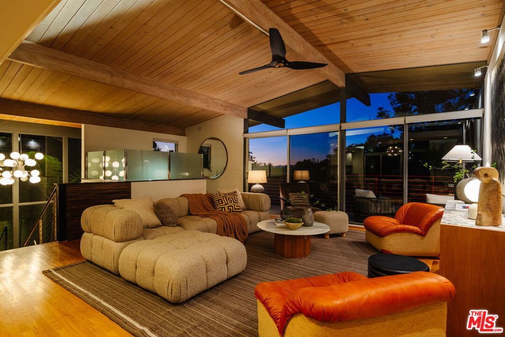 Image 31 of property listing at 3688 Buena Park Drive, Studio City, CA 91604