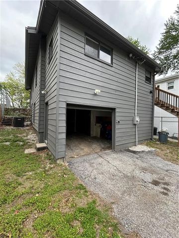 5231 Gladstone Boulevard, Kansas City, MO 64123