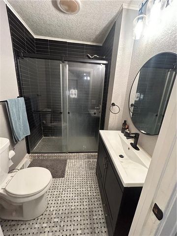 5231 Gladstone Boulevard, Kansas City, MO 64123