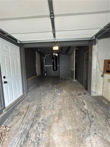 5231 Gladstone Boulevard, Kansas City, MO 64123