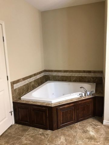 1513 Club Dr, Midland, TX 79701